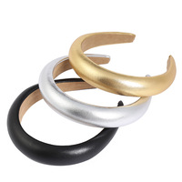 Serre-tête polyvalent en plastique fait main pour femme, couleur unie vive, style européen et américain, idéal pour les influenceuses transfrontalières, cadeau de fête simple en tissu