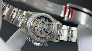 El diseño hueco infunde una nueva esencia, permitiéndle disfrutar del encanto moderno de un reloj mecánico. - Product Image 6