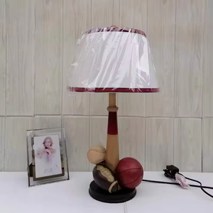 Lámpara de Mesa con Temática Deportiva, Decoración con Balones de Fútbol, Baloncesto, Rugby y Tenis, Lámpara de Noche para Sala de Estar, Estilo Hollywood - Product Image 4