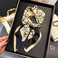 LRTOU 2025 Foulard Carré de Luxe pour Femmes, Été, 70*70cm, Impression Alphabet Personnalisée, Écharpe en Polyester pour Femmes, Vente en Gros