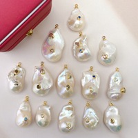 Pendentif irrégulier en perles baroques naturelles d'eau douce incrustées de diamants faits à la main haut de gamme, accessoires de pendentif en perles irrégulières