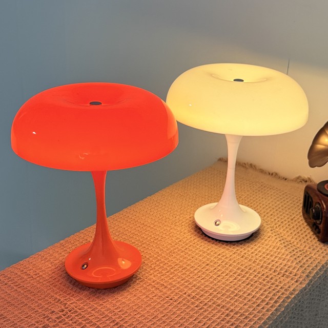 Modern Mushroom Design Touch Table Lamp for Bedroom/Office Battery Powered 3 Color Temp Dimmable Brightness Plastic Home Decor