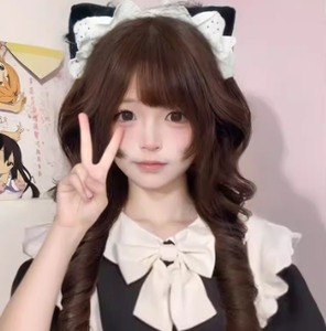 Perruque courte style japonais personnalisée, bouclée effet méduse, avec franges, pour un look princesse et doux - Product Image 2