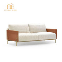 Fauteuil de haute qualité Fauteuil de luxe moderne avec base en laiton martelé poli pour canapé de salon