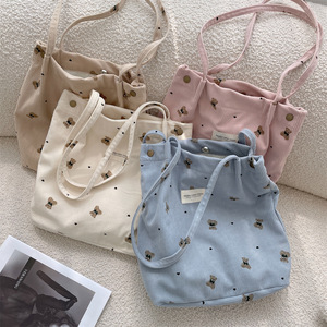 Sac à bandoulière portable en velours côtelé grande capacité <span class=keywords><strong>pour</strong></span> <span class=keywords><strong>femme</strong></span>, motif ours de dessin animé, avec deux sangles et doublure en polyester, sac fourre-tout <span class=keywords><strong>pour</strong></span> étudiantes - Product Image 5