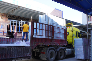 Luce Solare ad Alta Luminosità per Segnaletica Stradale in Alluminio, Riflettente Prismatica ad Alta Intensità, Protezione IP68, LED Lampeggiante per Sicurezza Autostradale - Product Image 6