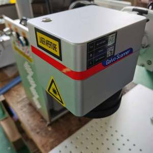 SIHAO EUR/US Entrepôt 20w 30w 50w 100W Bureau divisé Machine de marquage laser à fibre de type portable - Product Image 6