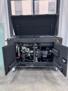 Generador Silencioso 30FG con Tapa Abatible, 24kW/30kVA, Refrigerado por Agua, Generador Diésel Silencioso para Remolque, Trifásico, Arranque Eléctrico - Product Image 2