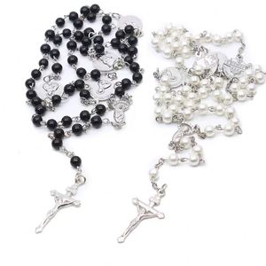 Collier de prière catholique fait main avec perles ovales et crucifix pour mariage - Product Image 4