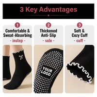 Chaussettes de yoga antidérapantes en bambou pour femme avec logo personnalisé OEM, volants contrastants, broderie nœud, pour Pilates et Barre, usage quotidien