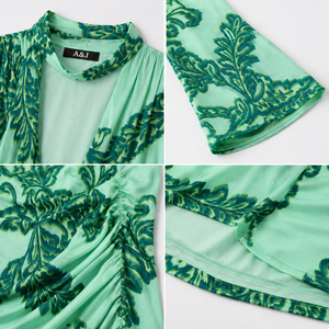Vestido Mini con Cuello Choker y Estampado Floral para Mujer, Marca A&J GRS, Escote en V Profundo, Manga Larga, Diseño Cruzado en la Parte Delantera, Fruncido Diagonal, Hecho a Medida por el Fabricante - Product Image 2