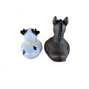 Jouets aquatiques couineurs en plastique pour enfants, personnalisables avec logo, en gros, motifs petit canard jaune, vache, cheval - Product Image 4