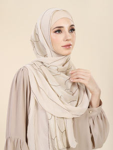 Hijab Elegante Dorato per Donne Musulmane con Stampa in Lamina d'Oro, Personalizzabile con LOGO OEM/ODM, Foulard Kashkha in Voile con Strass - Product Image 2
