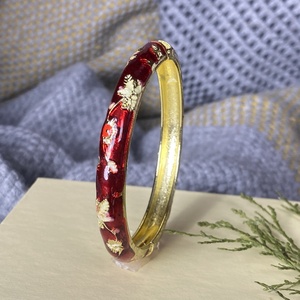 Brazalete Clásico de Esmalte con Motivo de Jade Natural, Obra Artesanal, Monumento del Patrimonio de la Ciudad Prohibida, Recuerdo Cultural, Acabado Duradero - Product Image 4