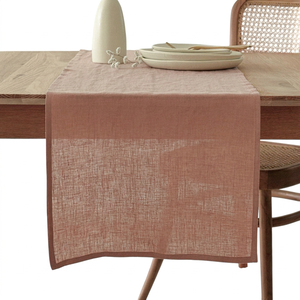 Chemin de table classique en lin rose clair pour fêtes à domicile et mariages - Écologique, durable, personnalisable - Product Image 1