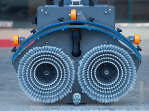 Mini machine à <span class=keywords><strong>laver</strong></span> les sols électrique <span class=keywords><strong>sans</strong></span> <span class=keywords><strong>fil</strong></span> à double moteur avec composants en plastique Moteur central - Product Image 4