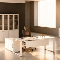 Ensemble de mobilier de bureau de direction en noyer de luxe, bureau de PDG moderne avec panneau lumineux LED et combinaison de chaise en cuir ergonomique