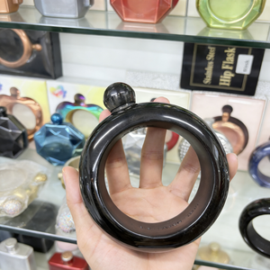 กระติกน้ำสแตนเลสสตีลแบบข้อมือ ผลิตด้วยเครื่อง CNC ได้รับการรับรองมาตรฐาน ISO9001 ดีไซน์กำไลข้อมือสุดพิเศษ พกพาสะดวกและป้องกันการรั่วซึม - Product Image 2