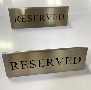 Panneau de réservation de table réutilisable en aluminium, signalétique empilable en métal style tente pour salles de réunion, salles de conseil, mariages et étiquettes de table pour fêtes - Product Image 4