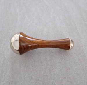 2 in 1 Gesicht mit Marma Tool Original Kansa Wand Ein ayurve disches Holzgriff-Gesichts-Fuß-und Körper massage gerät - Product Image 4