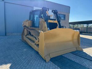 Original Japan Cat Bulldozer D6GC Crawler Cat Bulldozer para la venta Estado usado con componentes básicos Motor y bomba - Product Image 6