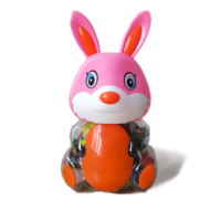 Bonbons et confiseries de Pâques en forme de grand lapin, assortiment de gelées fruitées multicolores, emballages variés, sachets, bouteilles et pochettes en forme de dessin animé, en vrac