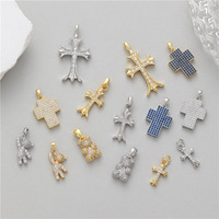 Pendentif Croix Exquis HD287 en Or 14K avec Mini Breloque Ours – Accessoire DIY pour Collier, Bracelet et Boucles d'Oreilles