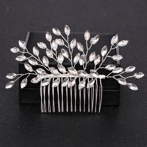 Vente en Gros d'Usine : Accessoires de <span class=keywords><strong>Cheveux</strong></span> de Mariage Argentés en Perles et Cristaux pour <span class=keywords><strong>Mariée</strong></span>, Peignes à Fleurs et Parures de Tête pour Femme - Product Image 4