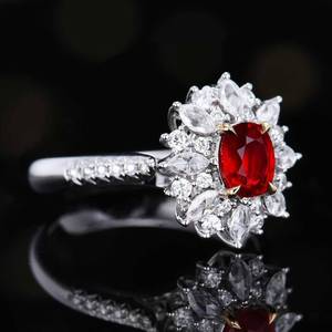 Bague de luxe en rubis non chauffé à grappe florale, pierre précieuse authentique rouge sang de pigeon du Mozambique sertie de 48 diamants en or 18 carats - Product Image 2
