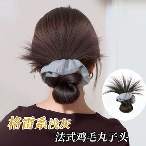 Peluca de moño de plumas para mujer, estilo pinza de garra, moño bajo gris, accesorio de pelo realista - Product Image 3