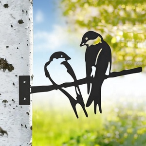 Adorno de jardín para exterior: Figuras modernas de niña oruga, lobo, duende bailarín, pingüino, águila y foca con acabado en efecto oxidado. - Product Image 2