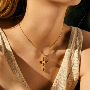 Collana a Croce in Acciaio Inossidabile OEM ODM per Donne, Trendy con Zircone Rosso, Catena con Perline Religiose Cristiane per Anniversari - Product Image 2