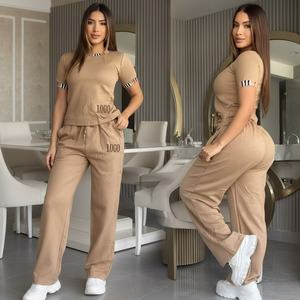 Conjunto Deportivo de Moda para Mujer con Logotipo Personalizado al por Mayor, Conjunto de 2 Piezas, Tops de Manga Corta y Pantalones Anchos para Mujer - Product Image 1