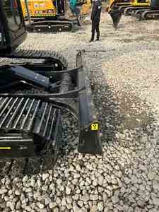 Excavatrice SANY SY95C d'occasion certifiée CE, modèle 2022, capacité de la benne de 0,5 m³, poids opérationnel de 9,5 tonnes, moteur et pompe inclus - Product Image 4