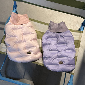 2026 Lüks Moda Özelleştirilmiş Renk ve Logolu Kendi Tasarımınızda Stokta Köpek Kışlık Kıyafetleri Evcil Hayvan Montu - Product Image 6