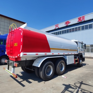 Nouveau Camion-citerne Sinotruk Diesel/Essence 6x4, Réservoir de 20000 <span class=keywords><strong>Litres</strong></span>, Remorque de Ravitaillement Mobile 20CBM, Camion-citerne à Carburant à Vendre - Product Image 4