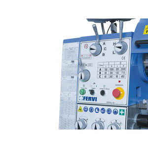 Torno paralelo Fervi T070/400VI3A con inversor y pantalla 400V 2,2 kW - Product Image 5