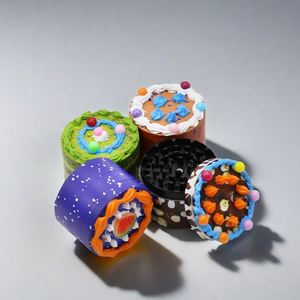 Nouveau broyeur à herbes en zinc personnalisé de 2,5 pouces, bricolage, vente en gros, broyeur à tabac manuel en métal avec boîte cadeau - Product Image 3