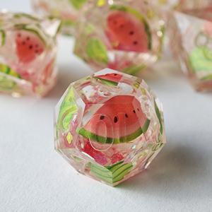 Ensemble de dés DND personnalisés sur le thème des fruits pour le jeu de table TRPG Dungeons&<span class=keywords><strong>Dragons</strong></span> COC Accessoires de dés personnalisés D20 en résine faits à la main - Product Image 5