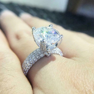 Anello con zirconi incastonati a corona rotonda in stile europeo-americano, elegante ornamento da dito per fidanzamento e matrimonio per signore. - Product Image 5