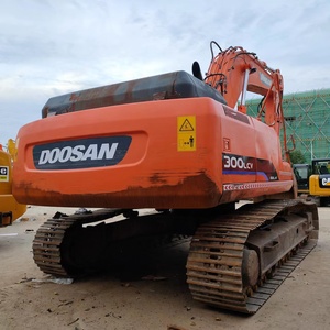 Excavadora Usada DOOSAN DH300LC-9, Modelo 2022, 30 Toneladas, Bomba Kawasaki, Cucharón de 1.6m, Caja de Cambios PLC, Hidráulica - Product Image 2