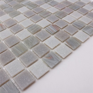 Carreaux de mosaïque thermofusible gris clair vitreux pour mur de salon pour <span class=keywords><strong>sol</strong></span> de <span class=keywords><strong>douche</strong></span> - Product Image 3