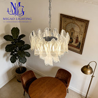 Lustre en verre artistique à pétales double couche de style médiéval français, suspension de luxe léger pour villa, salon, chambre, hall d'entrée, décoration intérieure