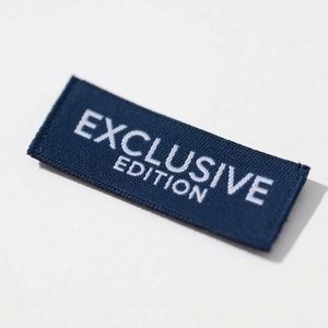Étiquettes de col personnalisées écologiques en damassé noir, étiquettes tissées pliées sur le côté, nom, logo, design de marque, vêtements, confection sur mesure - Product Image 4