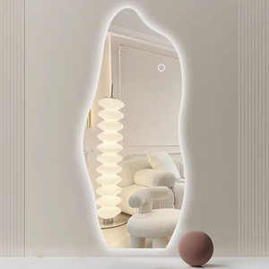 Hoge Kant Muur Gemonteerde Frameloze Waterdichte Spiegel Onregelmatige Vorm Slaapkamerwolken Full-Body Led Slimme Spiegel