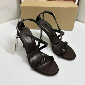 Sandales noires pour femmes au design français - à bride unique croisée, à bout ouvert, style romain, élégantes et sexy, talons aiguilles pour femmes - Product Image 2