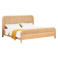 Chambre principale en bois massif pour maison d'hôtes avec lit double électrique de 18 mètres, design minimaliste de style nordique pour hôtels et usage domestique