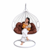 Usine Design personnalisé moderne rotin oeuf panier suspendu balançoire loisirs chaise siège 2 personnes imperméable coussin cour hôtel
