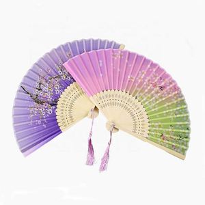 พัดไม้ไผ่แกะสลักแบบพับได้ ทำเองได้ สำหรับงานแต่งงาน งานเลี้ยง และของตกแต่ง  ลายเพ้นท์สวยงาม เหมาะสำหรับเป็นของขวัญและของชำร่วยในงานแต่งงานที่โบสถ์ - Product Image 6