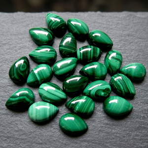 Malachite naturelle de haute qualité, cabochon en forme de poire de 14x10 mm, pierre précieuse verte en vrac pour la fabrication de bijoux, bagues personnalisées, pendentifs - Product Image 3